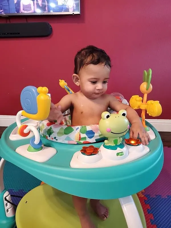 Bright Starts Bounce Bounce Baby 2-in-1 Spielcenter Playful Pond mit Tisch