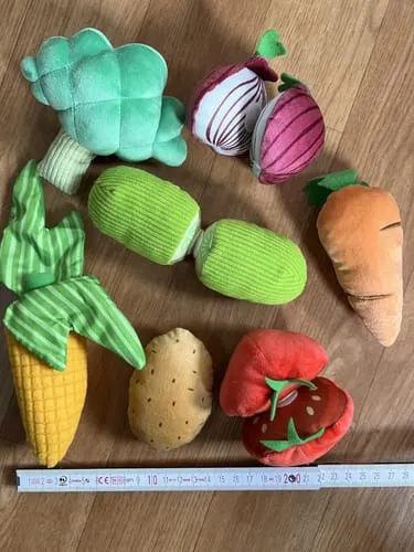 TUMAMA Plüschgemüse Set 7-teilig sensorisch mit Korb