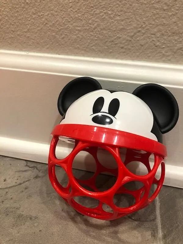 Disney Baby Mickey Oball Rassel Greifspielzeug Rot