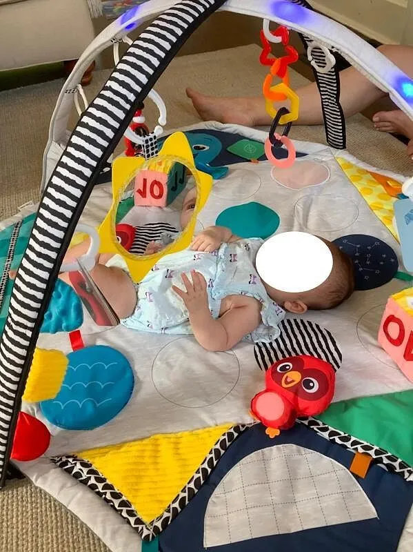 Baby Einstein Sensory Play Space Spieldecke mit Spielbogen