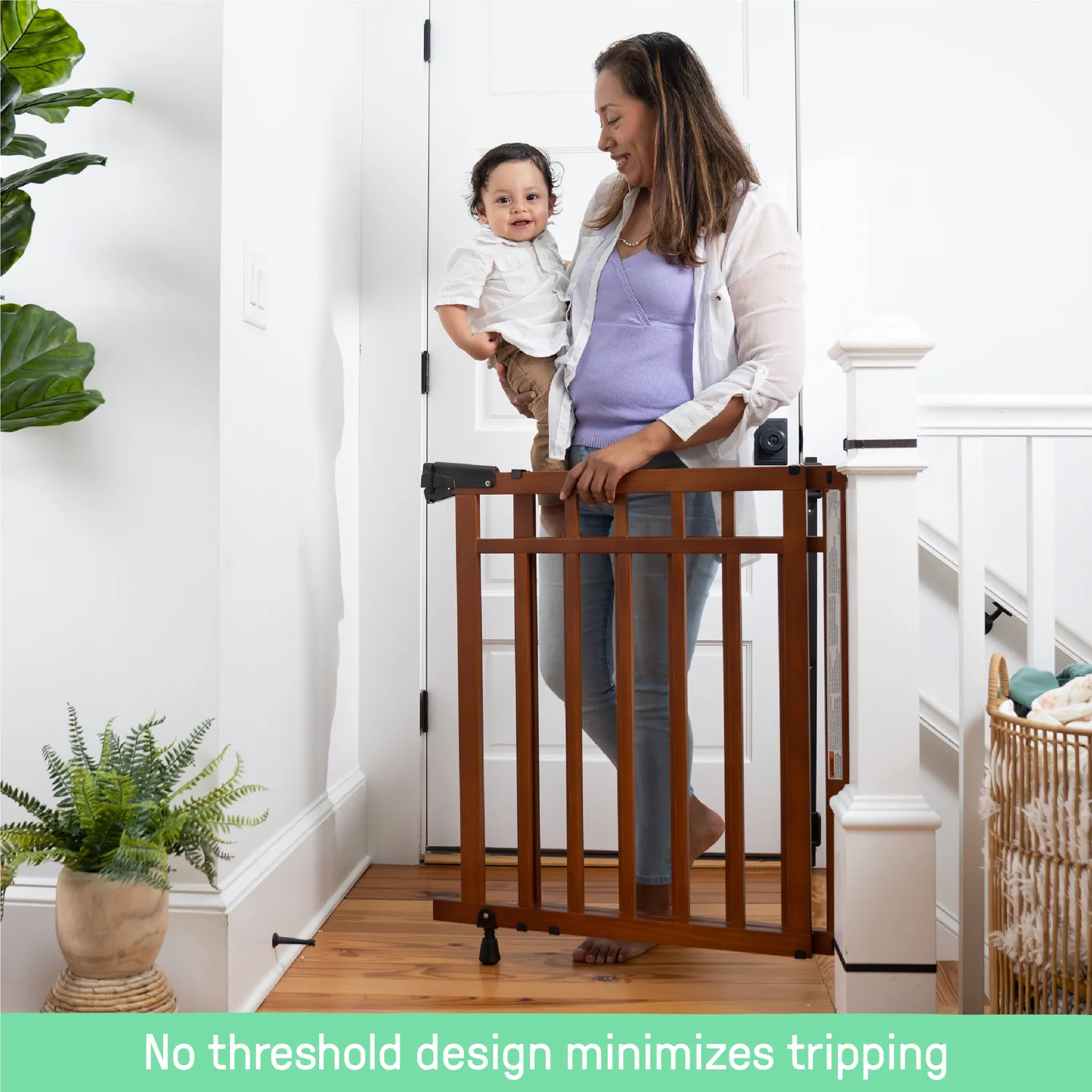 Ingenuity Stairway+ 48W Baby Treppengitter Kirsche 81-122 cm