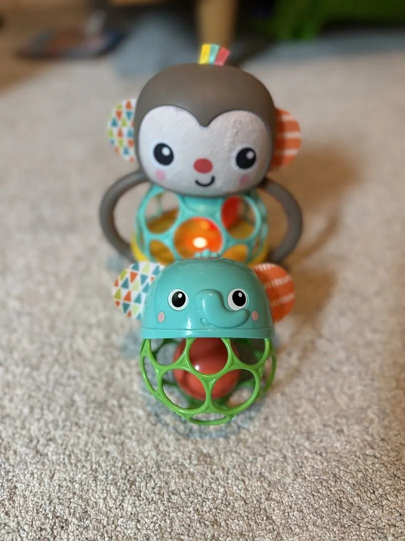 Bright Starts Giggle & Rattle Spielzeugset Affe+Elefant