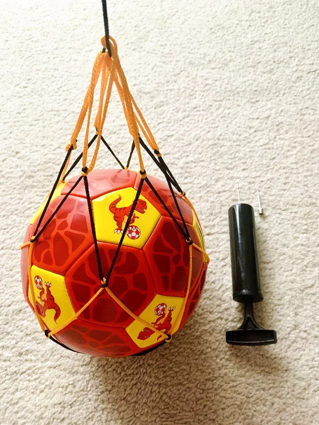 hahaland Dino Fußball Größe 3 mit Pumpe Rot Gelb