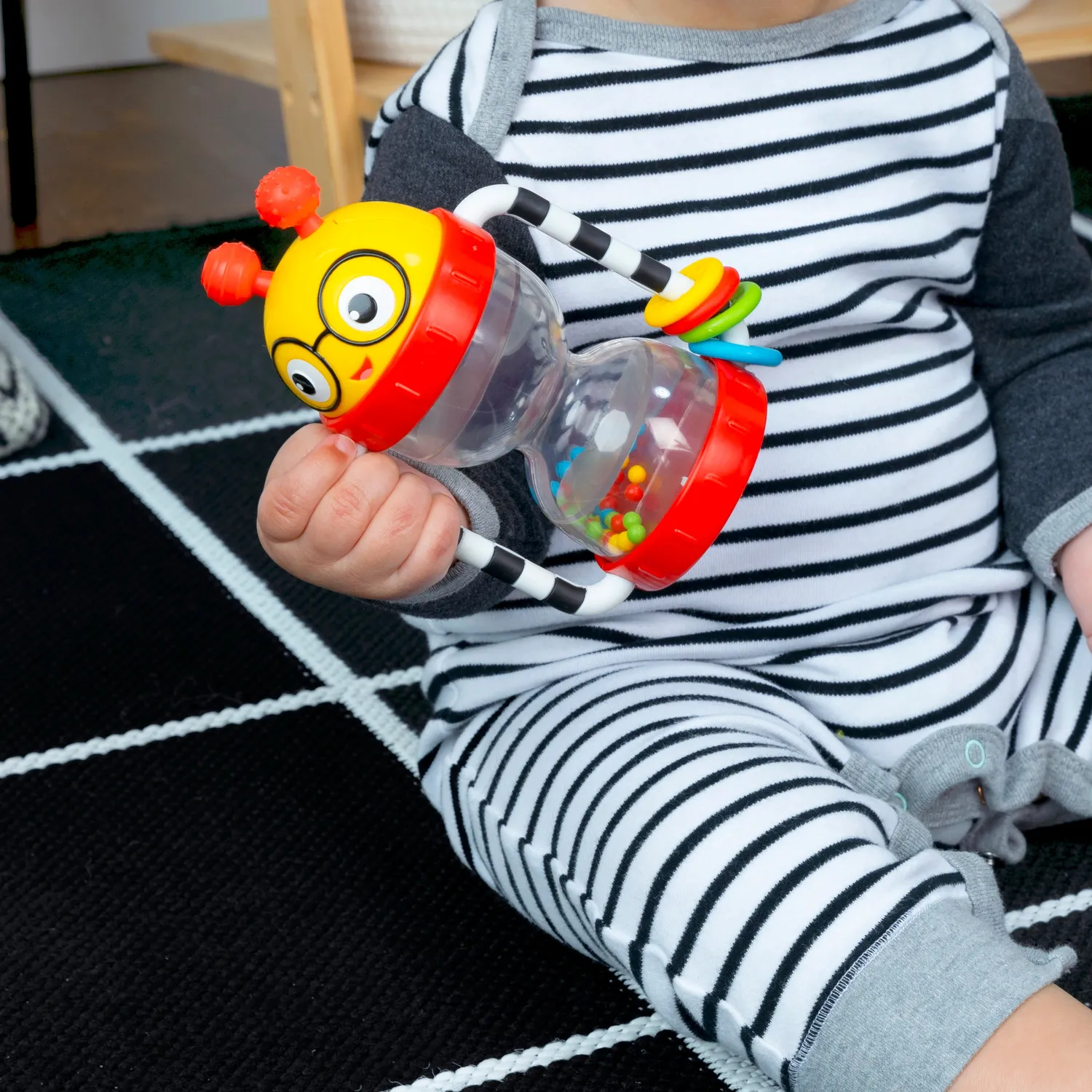 Baby Einstein Cals Sensory Shake-up Rassel mit Spiegel ab 3 Monaten