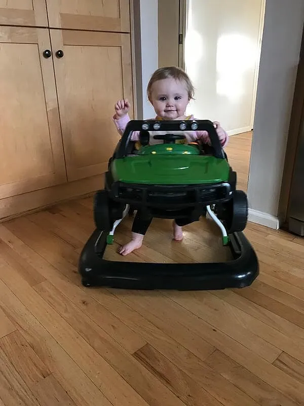 Bright Starts John Deere Gator Lauflernwagen 4-in-1 grün