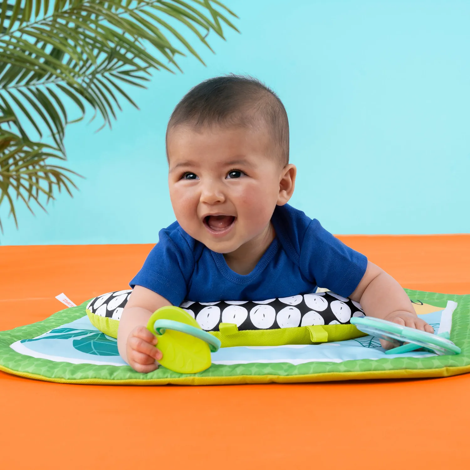 Bright Starts Easy Breezy Krabbeldecke mit Kissen waschbar