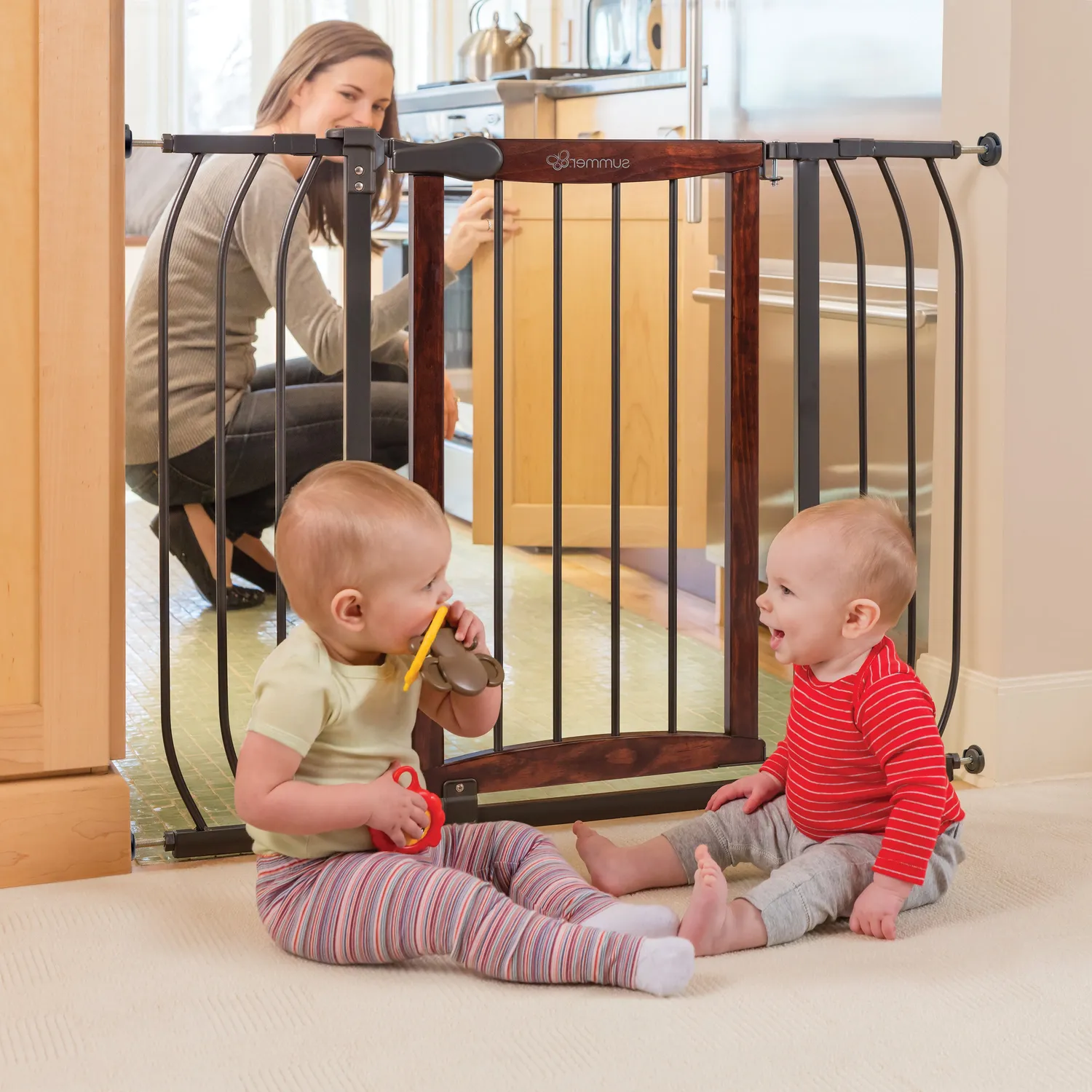 Summer Infant Anywhere Decorative Walk-Thru Gitter Walnuss 71-108cm