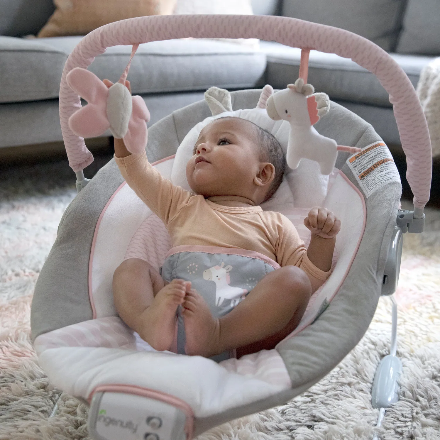Ingenuity Flora Einhorn Babywippe mit Vibration+Musik