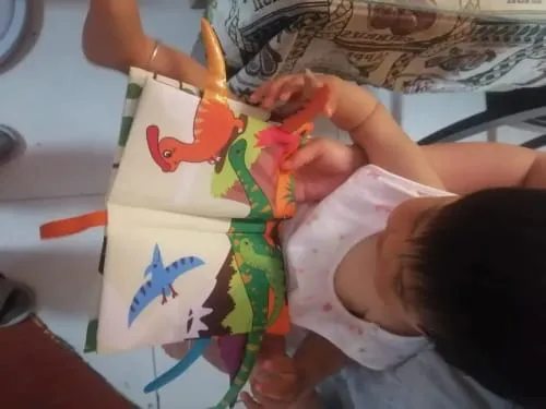 TUMAMA Knister Stoffbuch Tierschwänze Baby