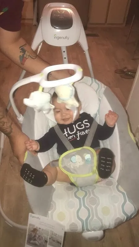 Ingenuity SimpleComfort Babyschaukel Everston drehbar weißes Rauschen