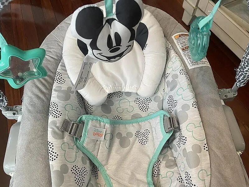 Bright Starts Disney Mickey Cloudscapes Babywippe Musik