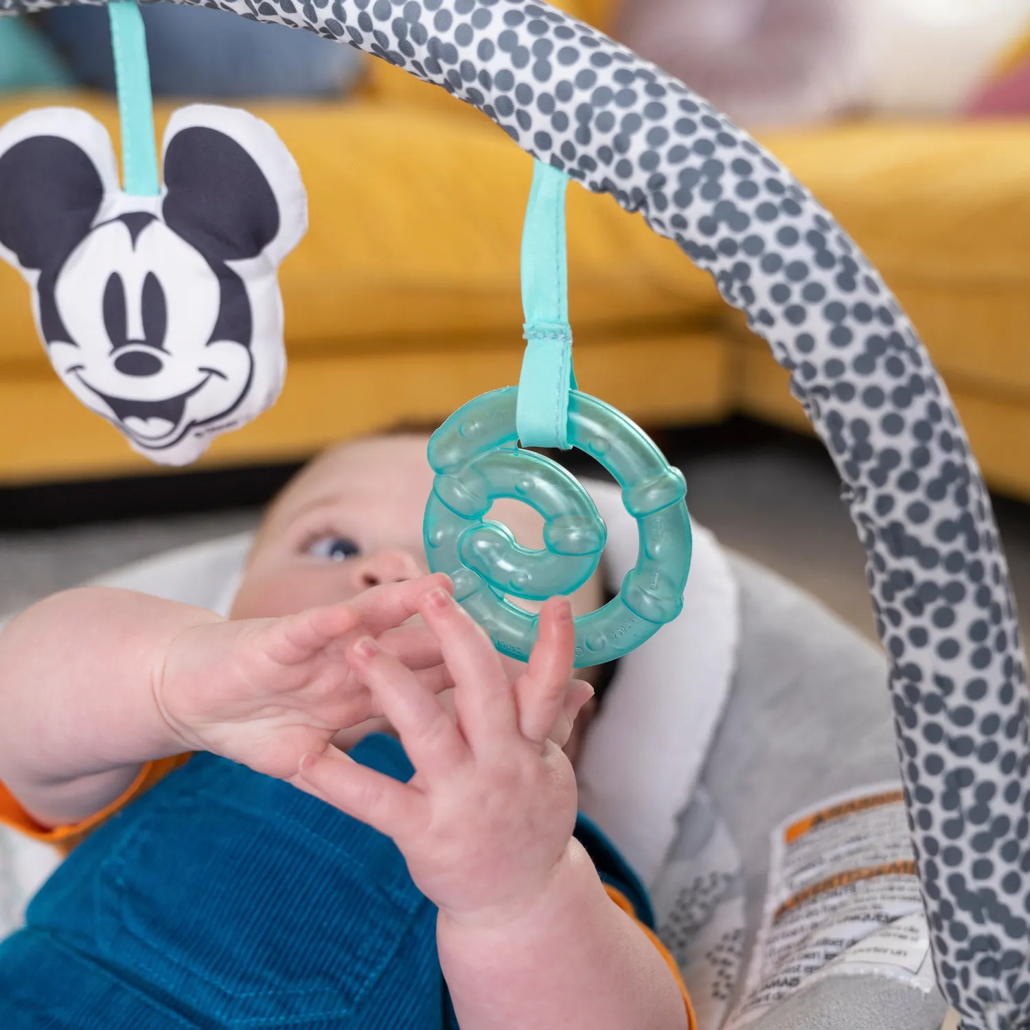 Bright Starts Disney Mickey Cloudscapes Babywippe Musik