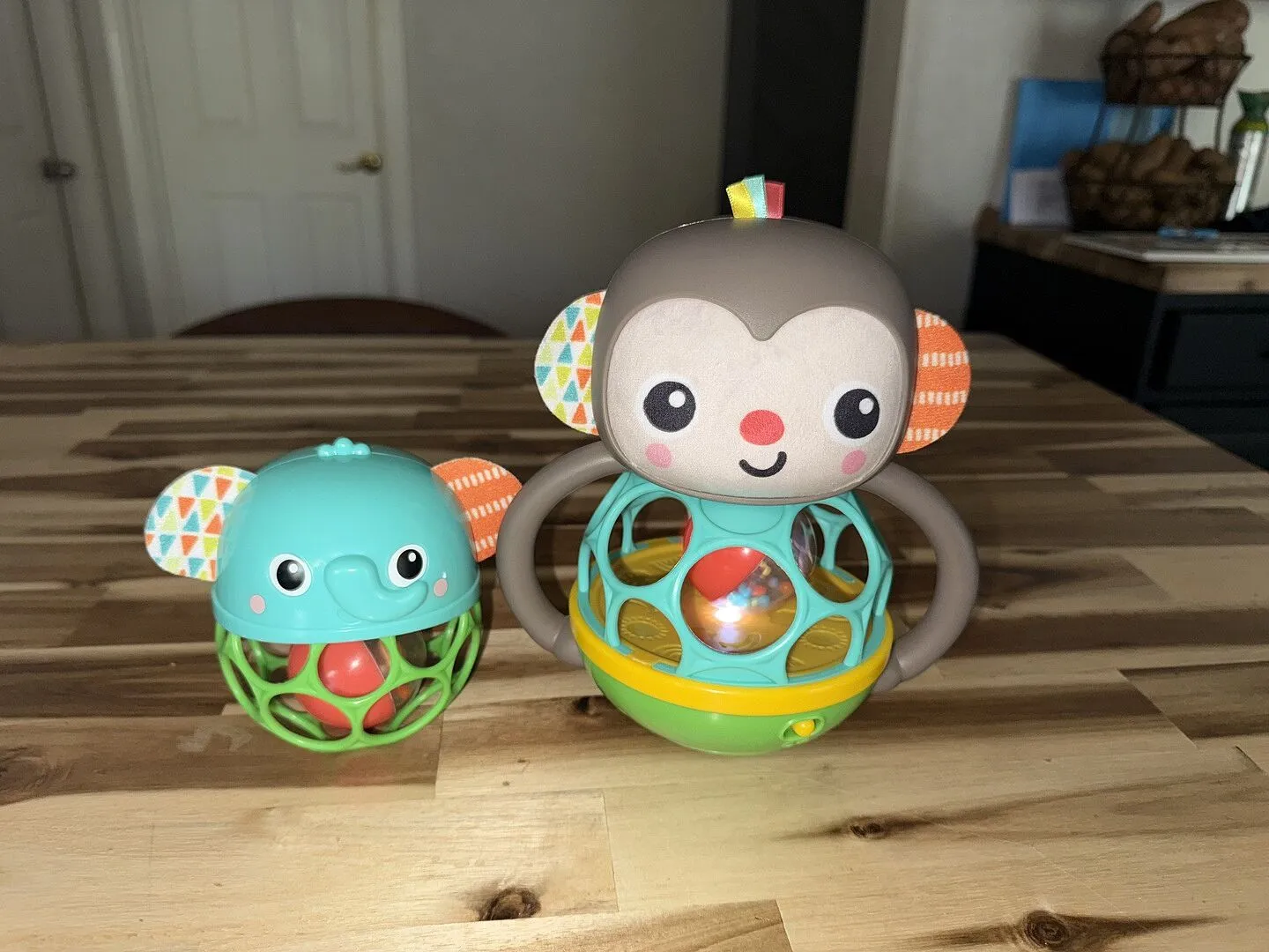 Bright Starts Giggle & Rattle Spielzeugset Affe+Elefant