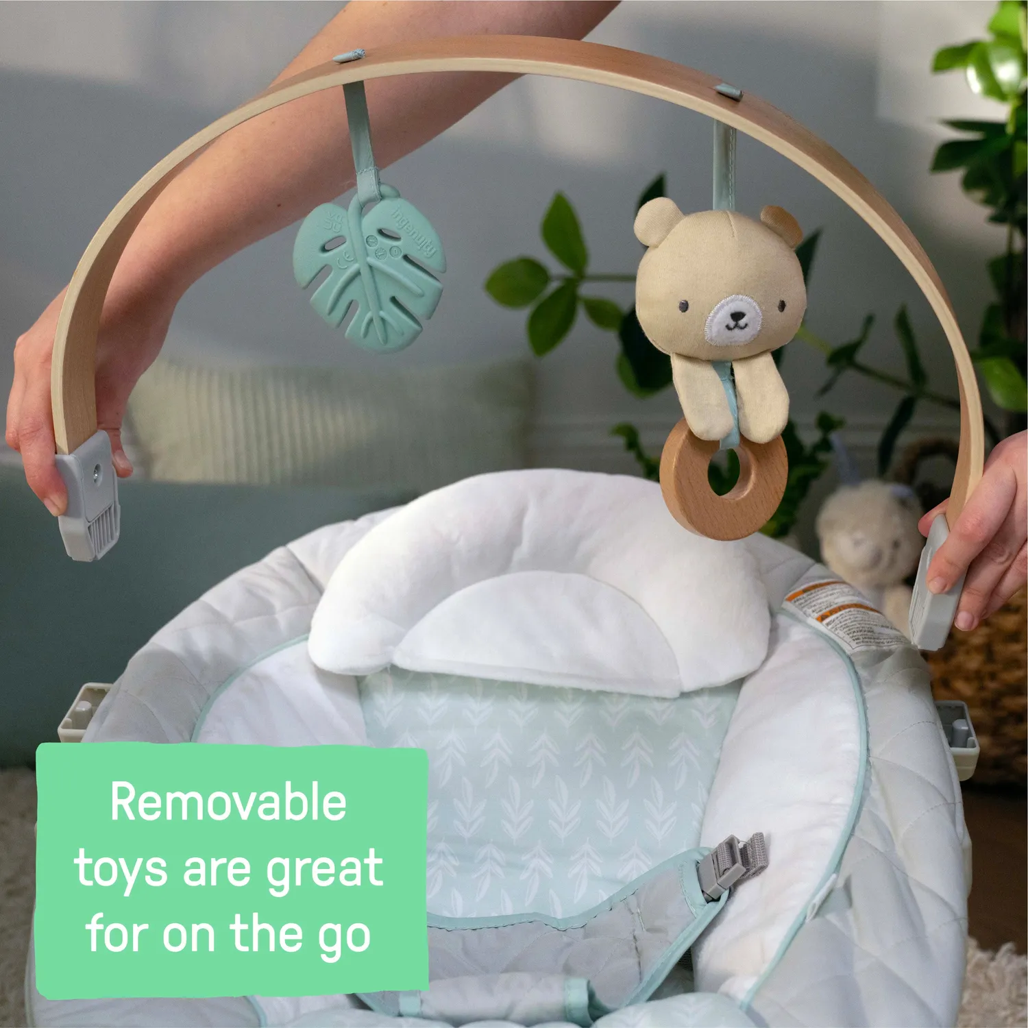 Ingenuity Cozy Spot Babywippe Bouncer mit Holz