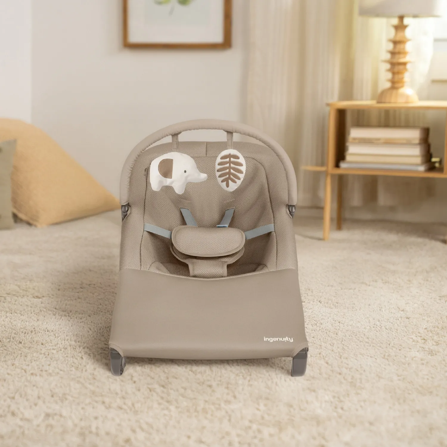Ingenuity Nestle Schaukelwippe Mocha mit Vibration atmungsaktiv
