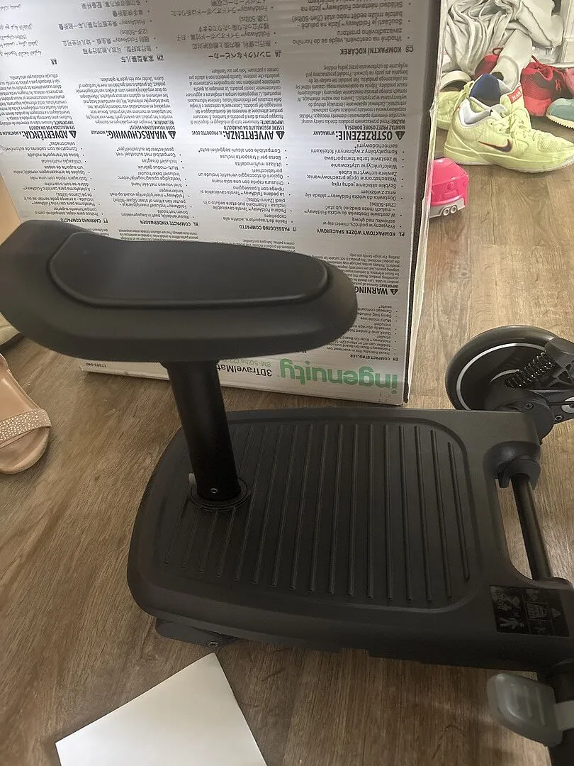 Ingenuity FoldAway Trittbrett mit Sitz für Kinderwagen