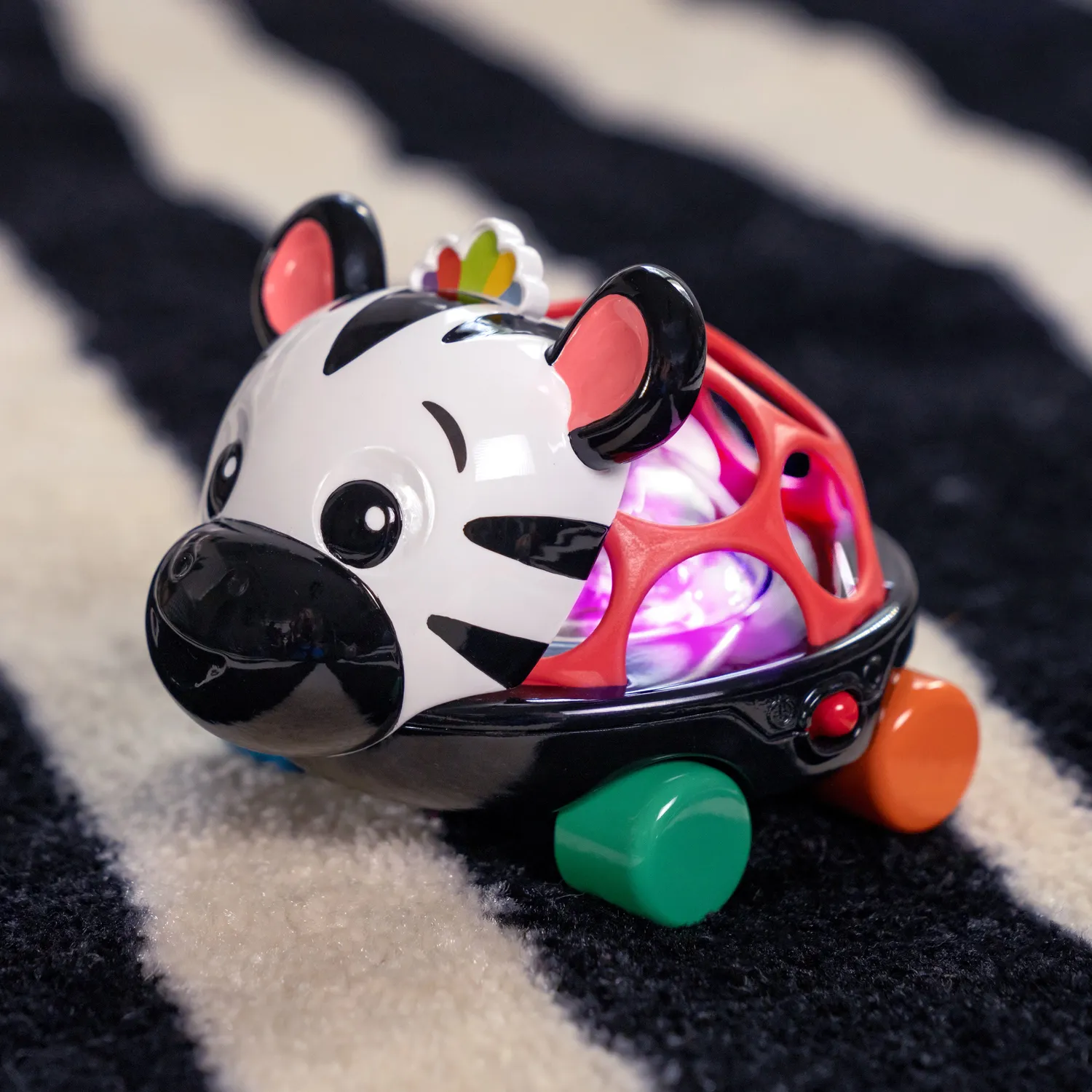 Baby Einstein Oball Curious Car Zen Spielauto mit Licht ab 3 Monaten