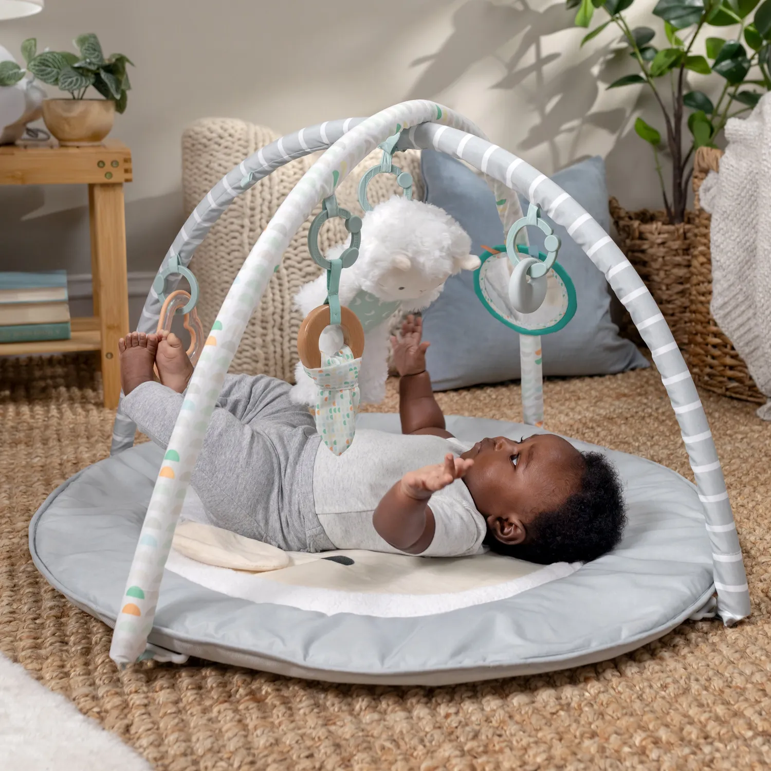 Ingenuity Sheppys Spot Spielmatte Spielbogen Corrie Plüsch