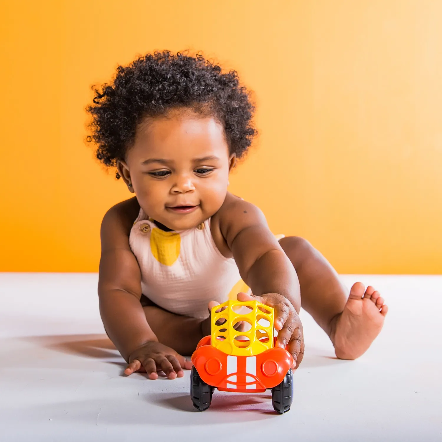 Bright Starts Oball Rattle & Roll Buggie Spielauto Rassel greifbar