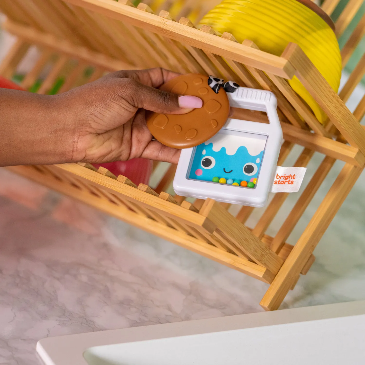 Bright Starts Cookies & Teethe Rassel und Beißring 2-in-1