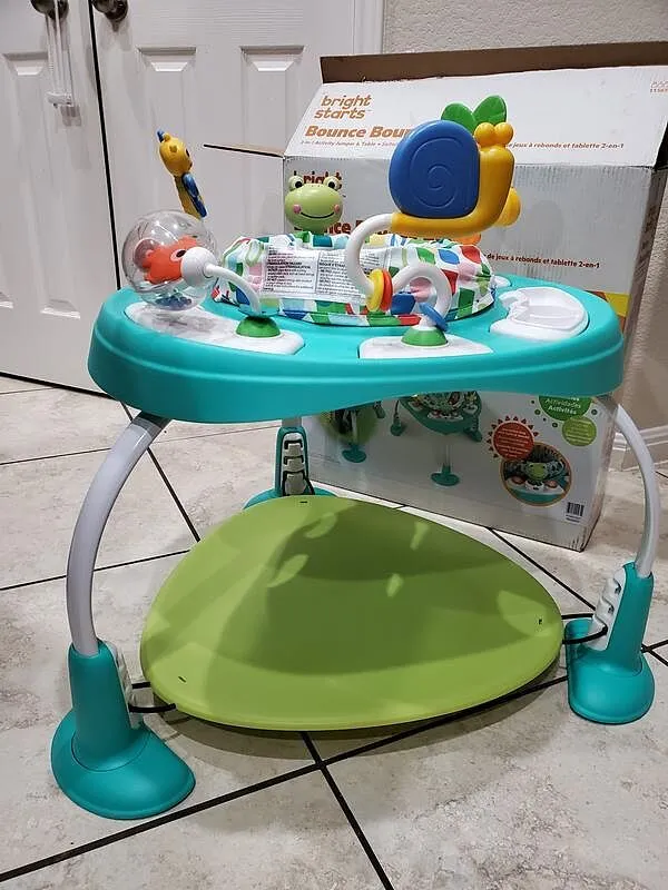 Bright Starts Bounce Bounce Baby 2-in-1 Spielcenter Playful Pond mit Tisch