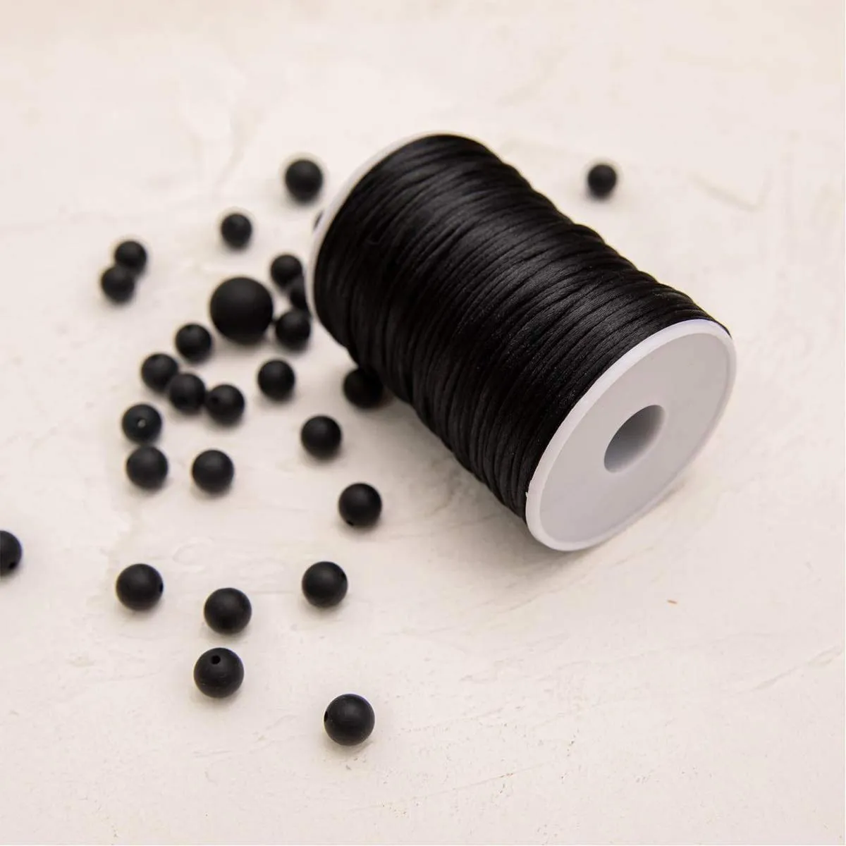let's make Satinschnur Schwarz 100 m Schmuckband