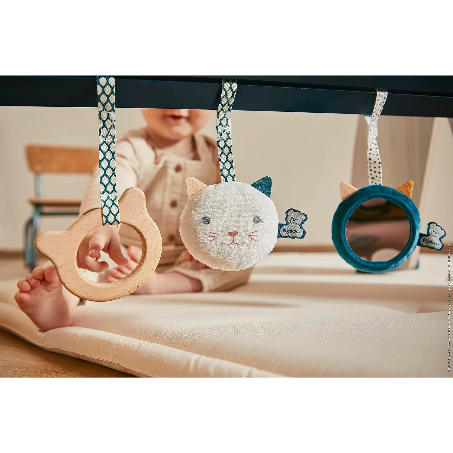 Kaloo Stimuli K227003 Babyspielzeug 3er-Set Katzen ab Geburt