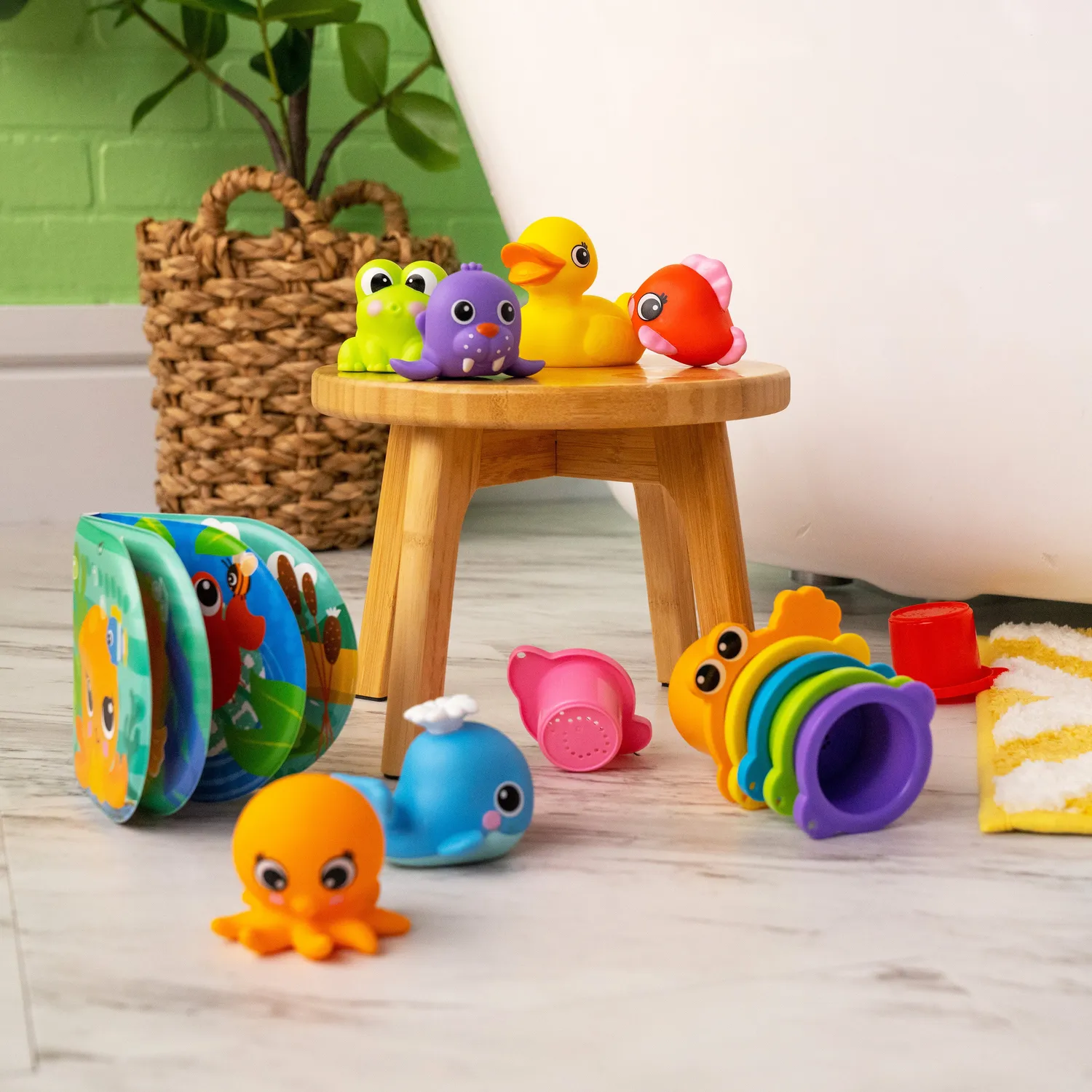 Bright Starts Splash Splash Badeset 15tlg mit Bechern