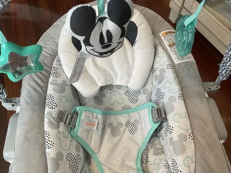 Bright Starts Disney Mickey Cloudscapes Babywippe Musik