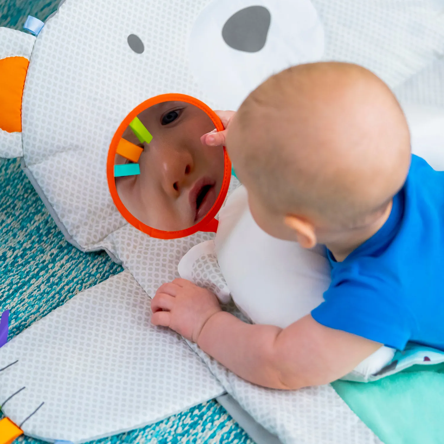 Bright Starts Tummy Time Prop & Play Spielmatte Eisbär