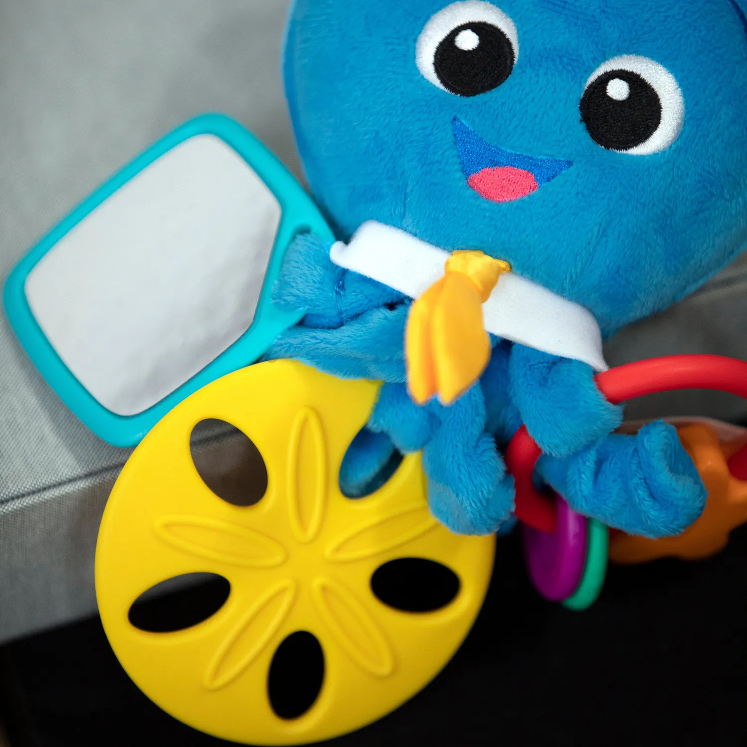 Baby Einstein Activity Arms Octopus Plüschspielzeug mit C-Ring